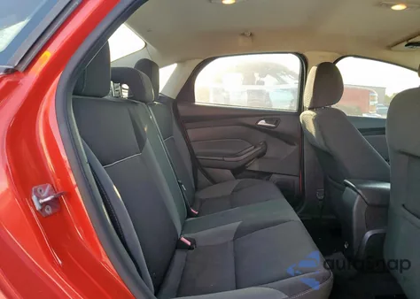 2013 Ford Focus Se z USA, uszkodzony, nr VIN 1FADP3F26DL138014